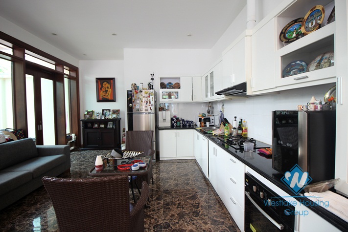 Spacious house with open living room and nice bathrooms to rent in Ciputra